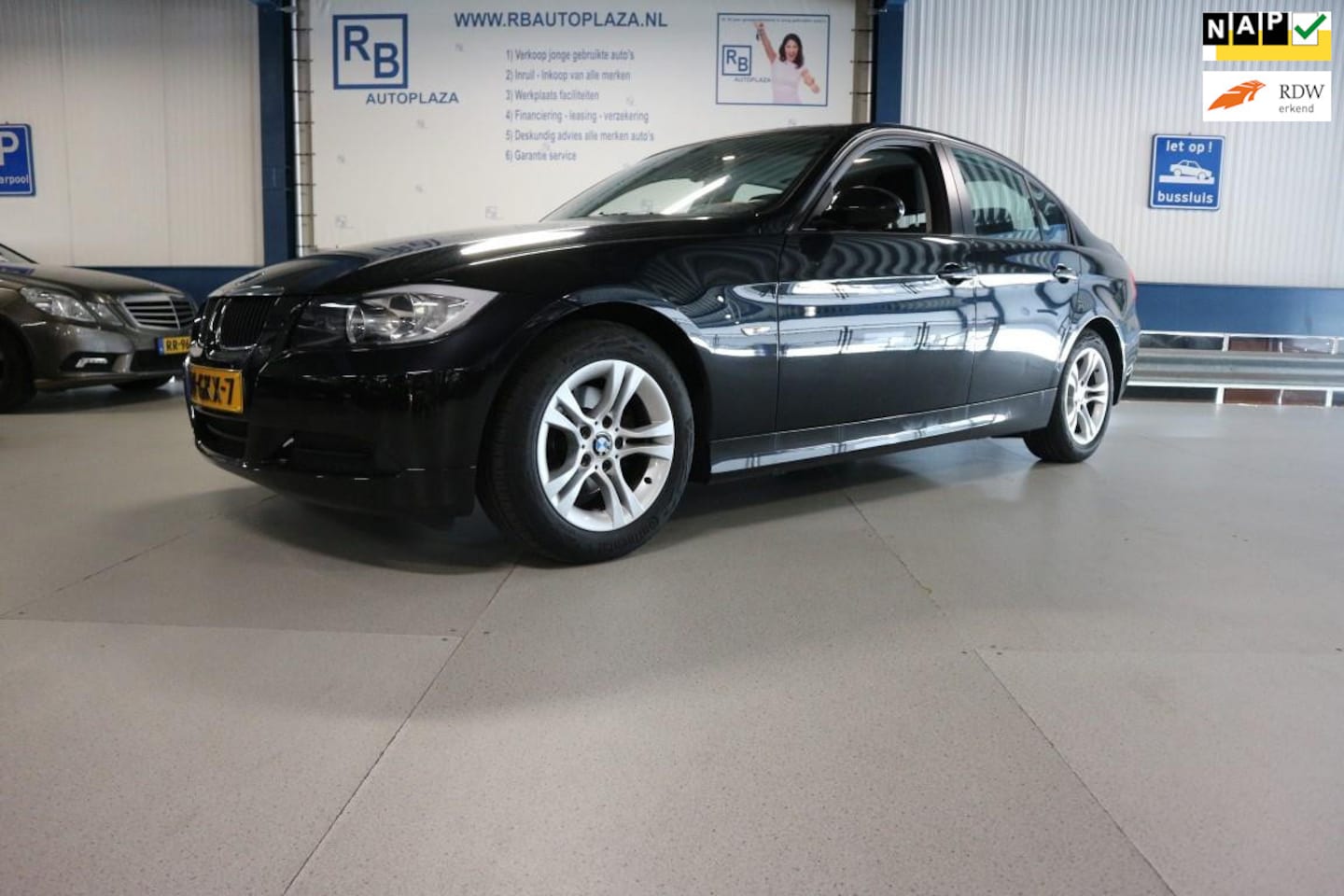 BMW 3-serie - 318i / ORG NED / NAP KM STAND / 1e EIGENAAR / UNIEK ! ! ! - AutoWereld.nl
