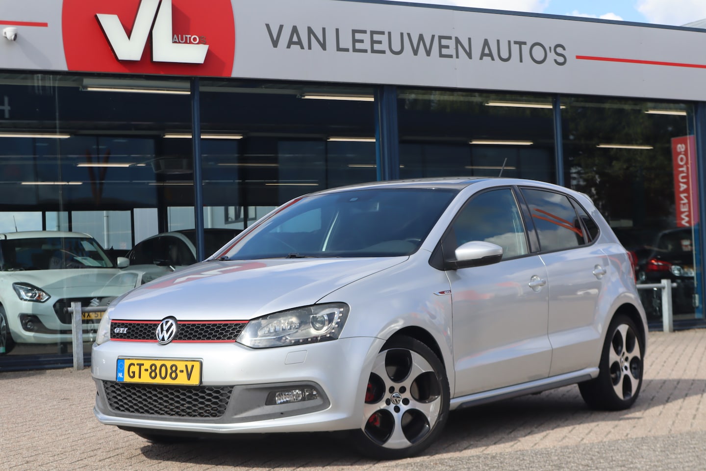 Volkswagen Polo - 1.4 TSI GTI | Nieuw Binnen! | Automaat | Pano | Stoelverwarming - AutoWereld.nl