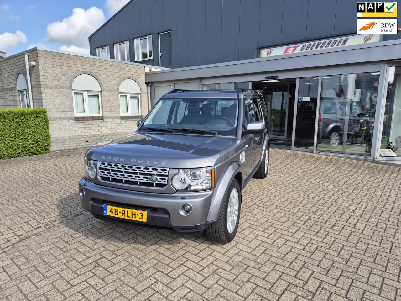 Land Rover Discovery - 3.0 SDV6 Black&White - AutoWereld.nl