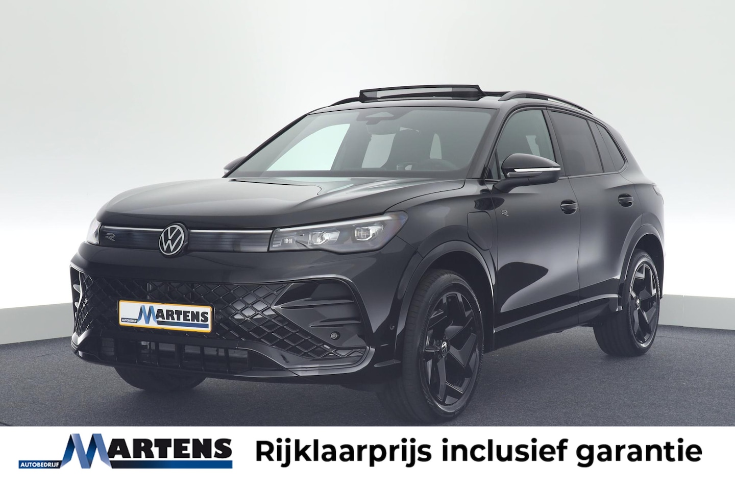 Volkswagen Tiguan - 1.5 272pk eHybrid R-Line Edition Black Style Trekhaak Camera Panoramadak Stoelverwarming M - AutoWereld.nl