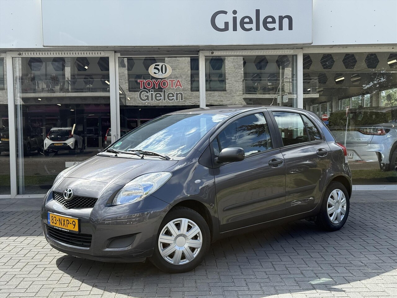 Toyota Yaris - 1.3 VVT-I 5DR Comfort | Trekhaak, Airconditioning, Radio/CD-Speler, 6-Bak - AutoWereld.nl