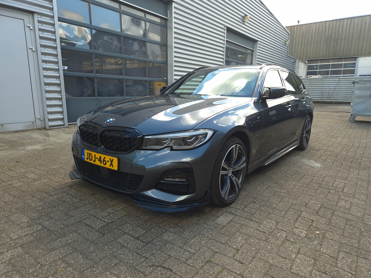 BMW 3-serie Touring - 330e High Executive M-pakket, Dealer onderhouden, 360-graden camera, HUD, Laserlight - AutoWereld.nl