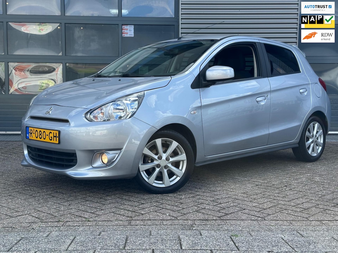 Mitsubishi Space Star - 1.2 Instyle | Airco | Keyless | Automaat - AutoWereld.nl