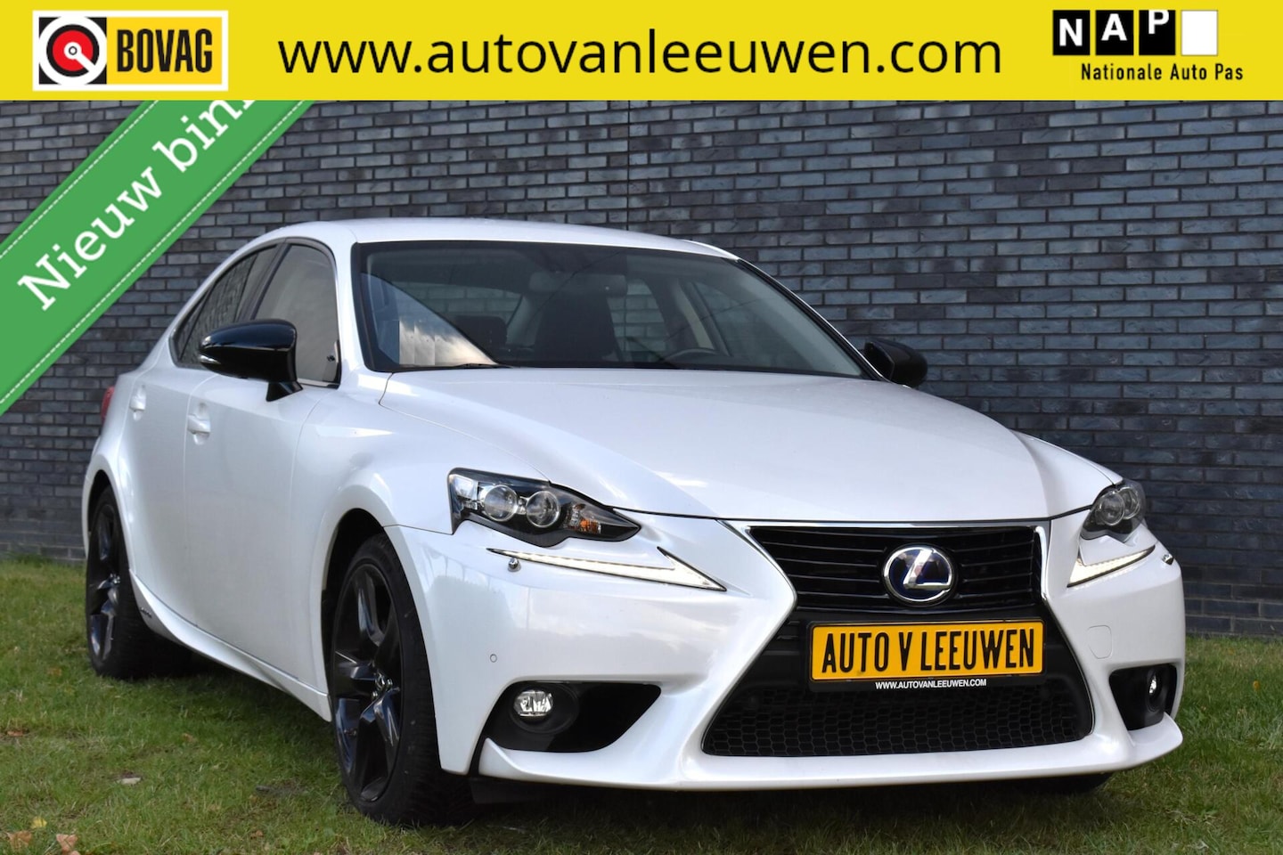 Lexus IS - 300h Hybrid Luxury Line LED/NAVI/CAMERA/ETC.! - AutoWereld.nl