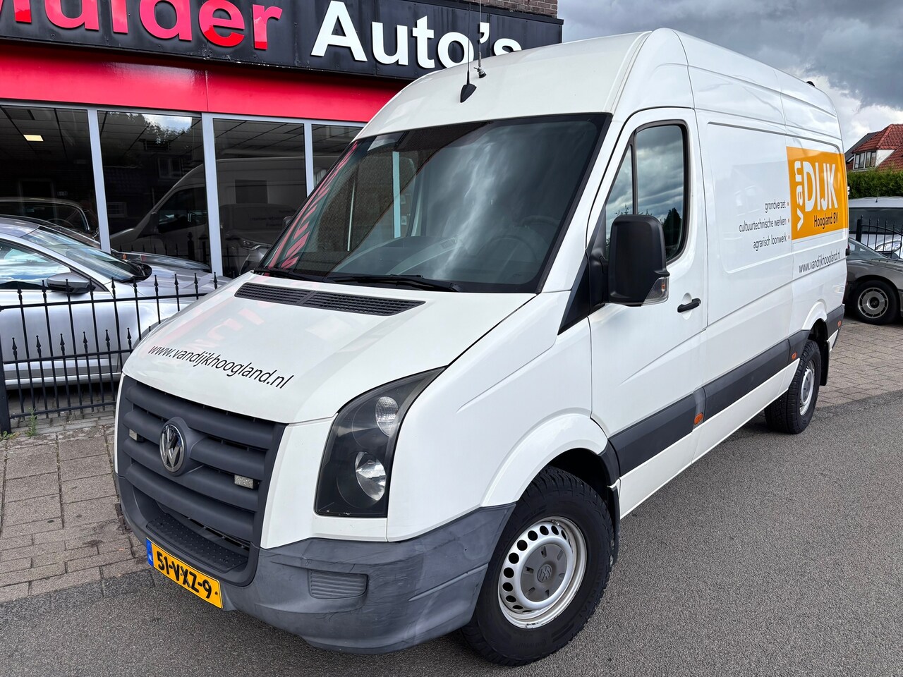 Volkswagen Crafter - 35 2.5 TDI L2H2 35 2.5 TDI L2H2, AIRCO, 6-BAK, ZEER NETTE BUS, APK, 2 DEUREN + SCHUIFDEUR, ETC... - AutoWereld.nl