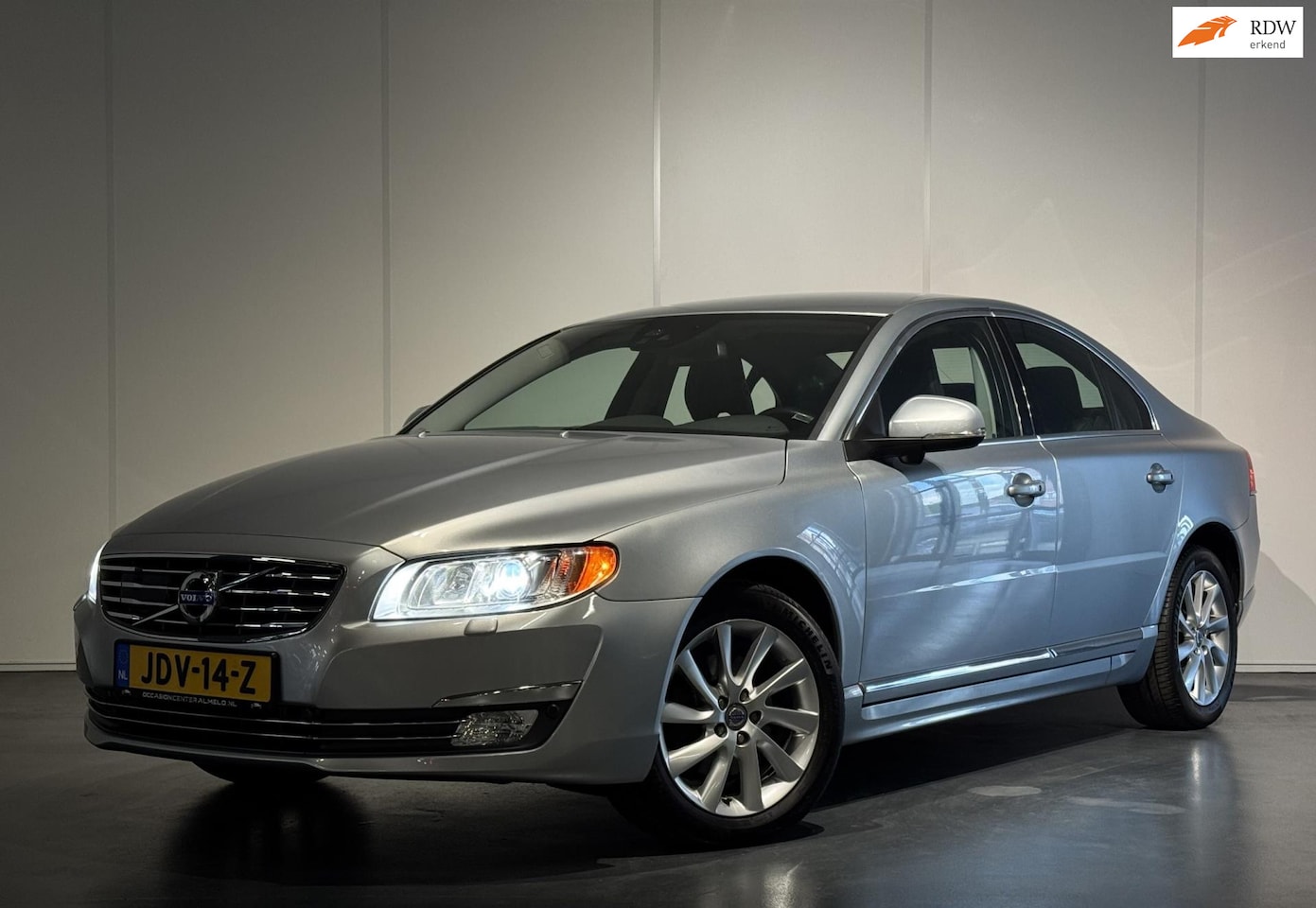 Volvo S80 - 1.6 T4 Momentum /Clima/ACC/Leer/PDC/NAVI/Keyless/Virtual/LMV - AutoWereld.nl