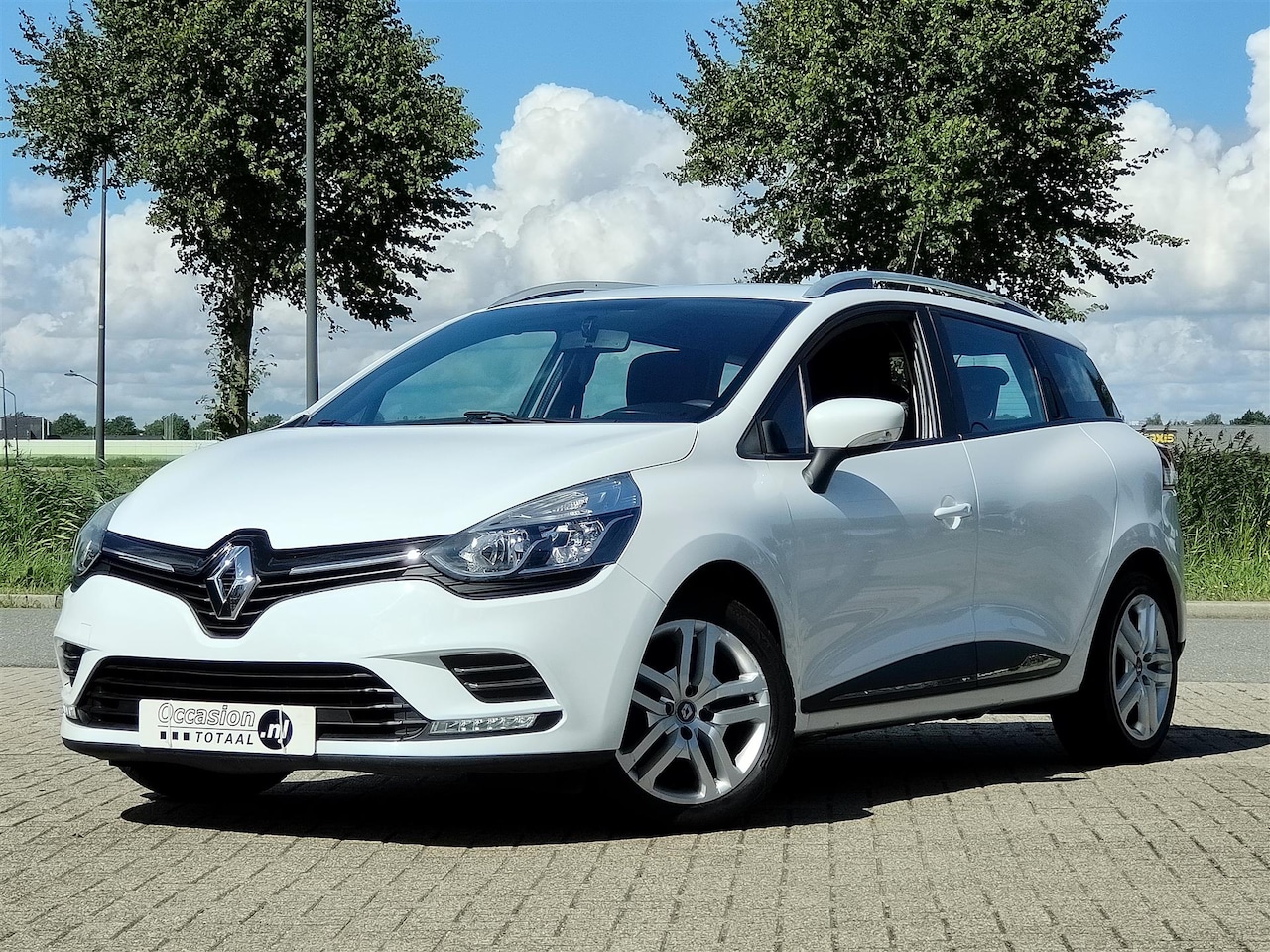 Renault Clio Estate - 0.9 TCe Zen | Navi | Cruise | DAB - AutoWereld.nl