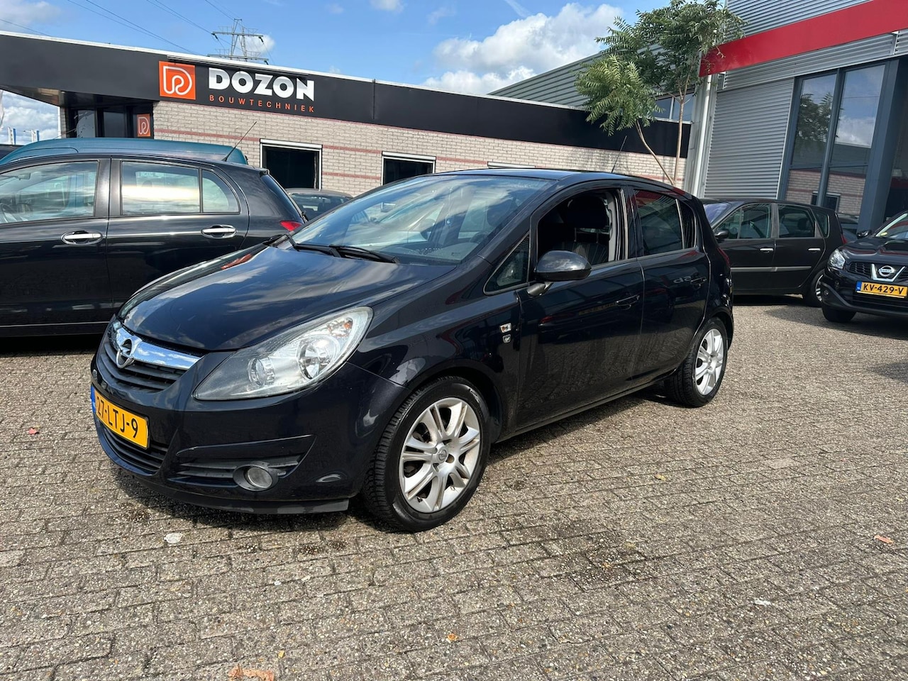 Opel Corsa - 1.4-16V '111' Edition nette auto - AutoWereld.nl