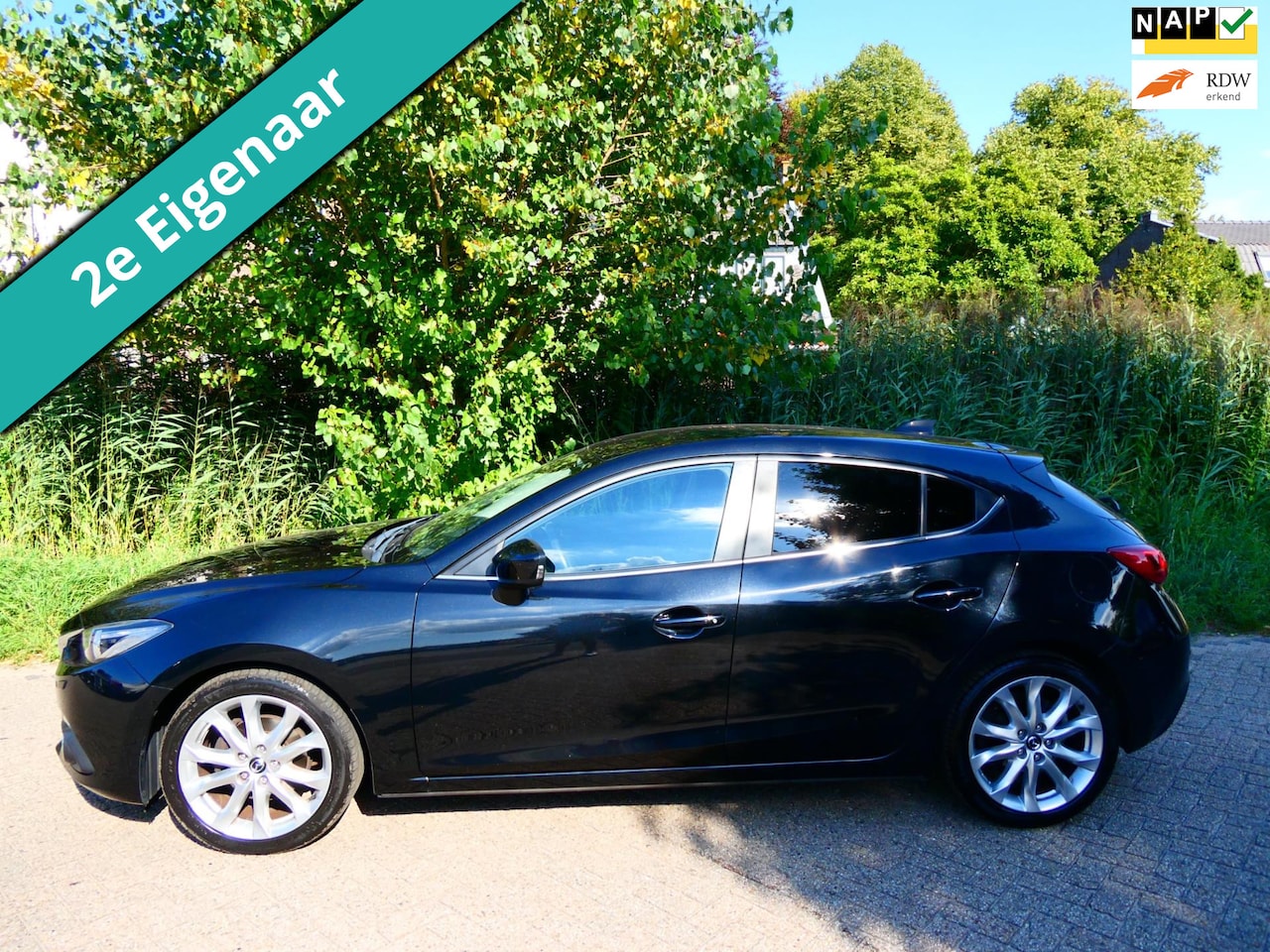 Mazda 3 - 2.0 GT-M 120pk 5-deurs Clima Leder Navi Xenon Trekhaak 1300kg. - AutoWereld.nl