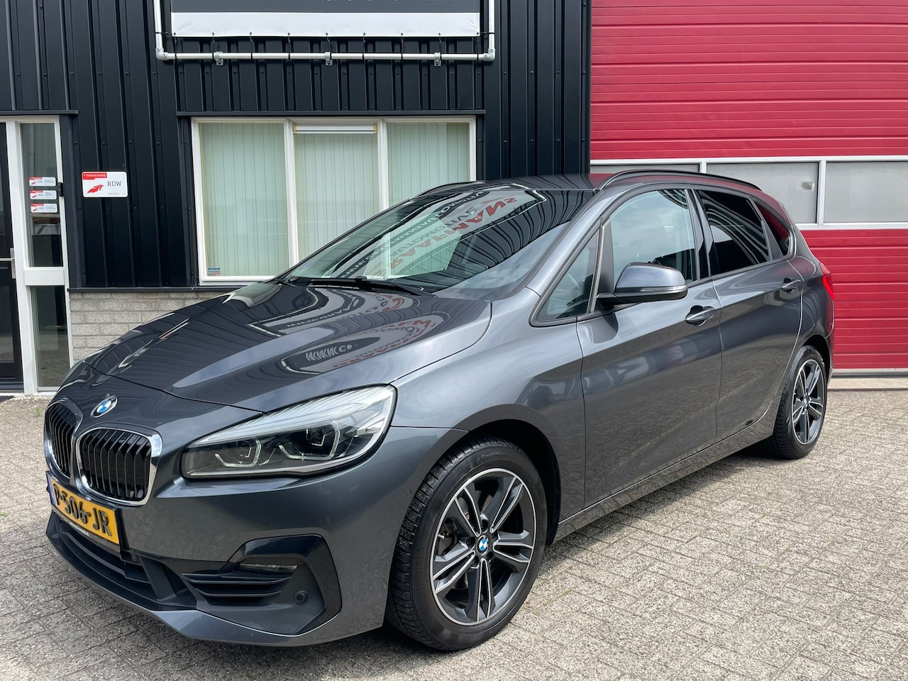 BMW 2-serie Active Tourer - 220i High Executive BMW 2-Serie Active Tourer 220i 192pk AUTOMAAT 2019 Trekhaak - AutoWereld.nl