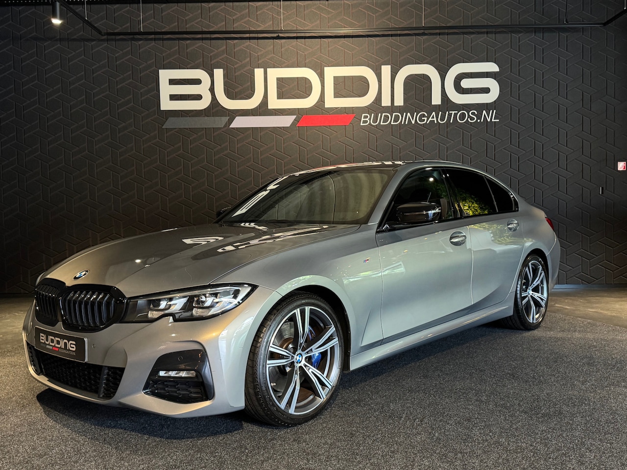 BMW 3-serie - 330i Exe Edition | M-sport | CarPlay | - AutoWereld.nl