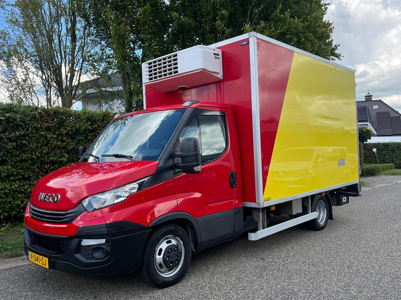Iveco Daily - 40C18 | 3.0 Automaat | KOEL VRIES | Laadklep ThermoKing V500 | Luchtgeveerd - AutoWereld.nl