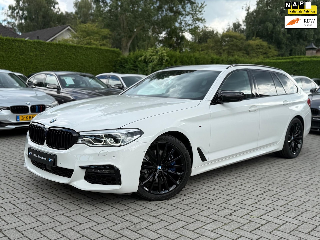 BMW 5-serie Touring - 530i xDrive High Executive M Sport|Head Up|Round view|Trekhaak|Adaptive cruise control|Nie - AutoWereld.nl
