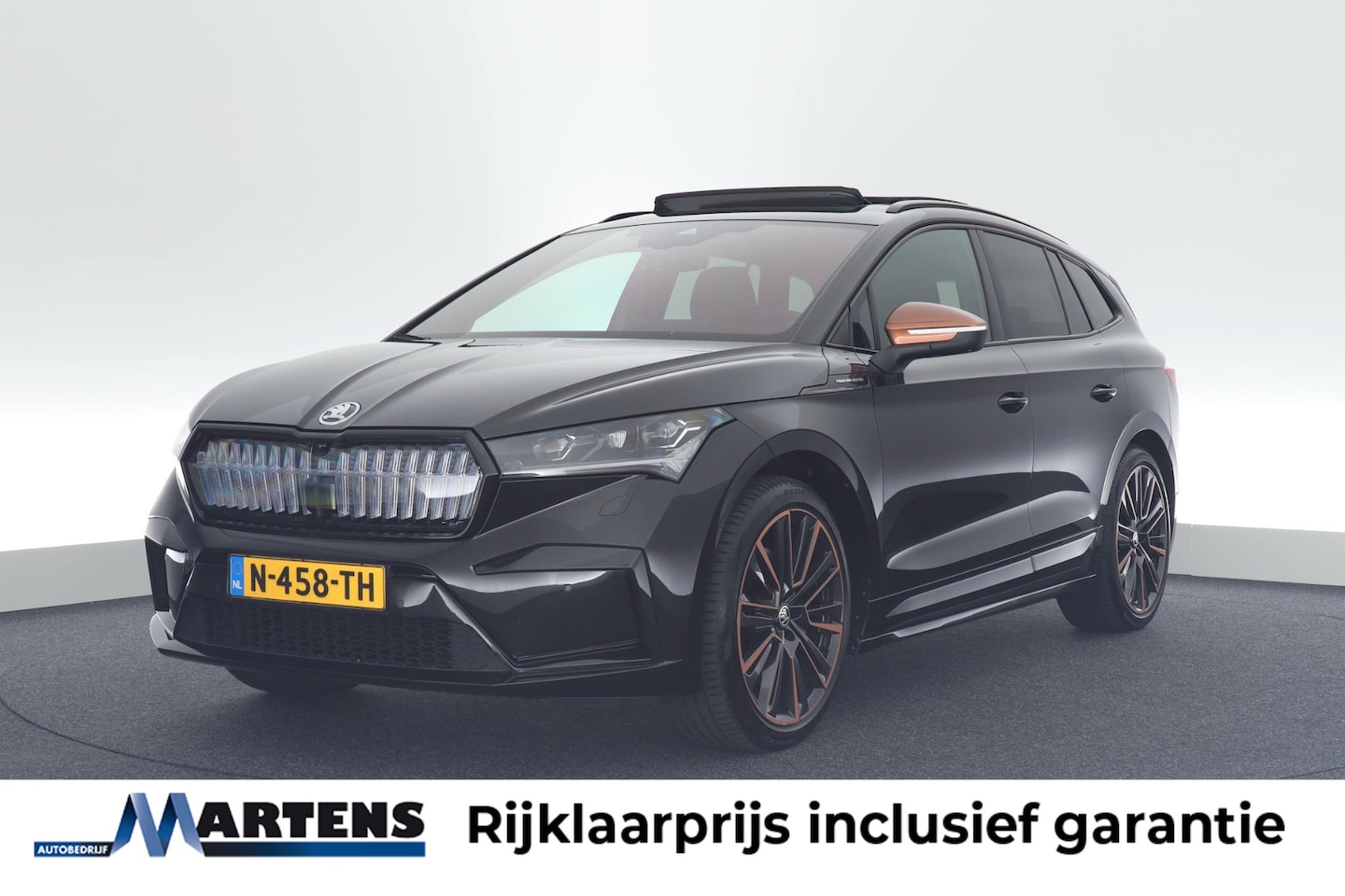 Skoda Enyaq iV - 80 204pk Founders Edition Black 204pk Warmtepomp Leder Trekhaak 360Camera Massage Panorama - AutoWereld.nl