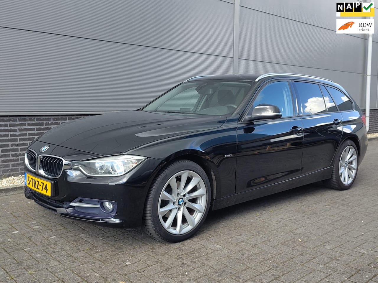 BMW 3-serie Touring - 316i Executive - NAP - APK tot 05-01-2026 - AutoWereld.nl