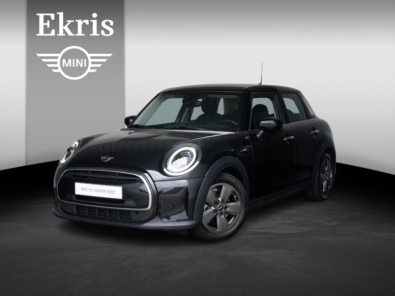 MINI Cooper - 5-Deurs Aut. Classic Navi Premium pakket + 16" LM Revolite Spoke + Ambiance verlichting + - AutoWereld.nl