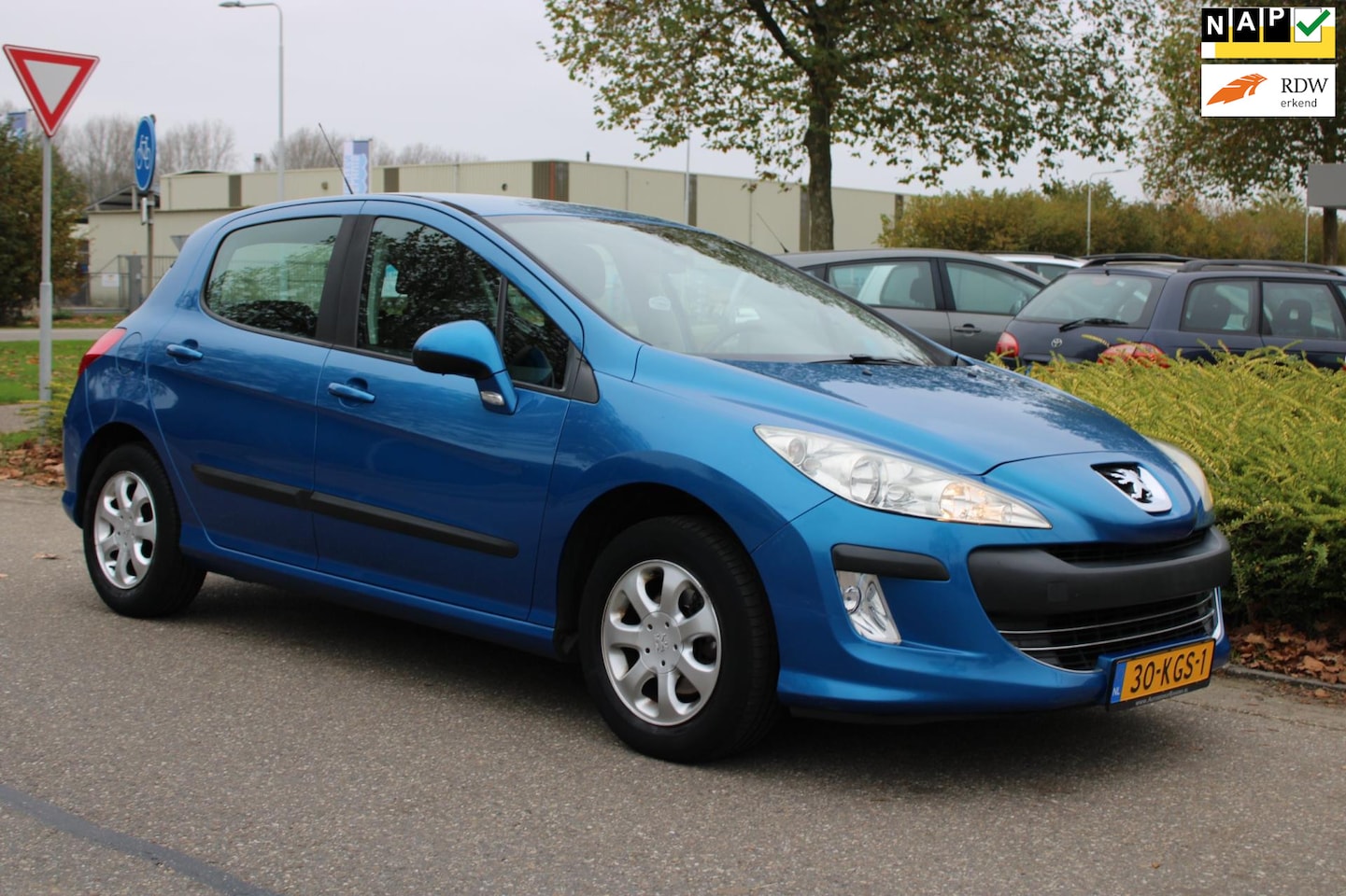 Peugeot 308 - 1.6 VTi 5-DEURS X-LINE-uitvoering/CLIMA AIRCO/LM-VELGEN/ISOFIX/MP3/nieuwe APK + ONDERHOUDS - AutoWereld.nl