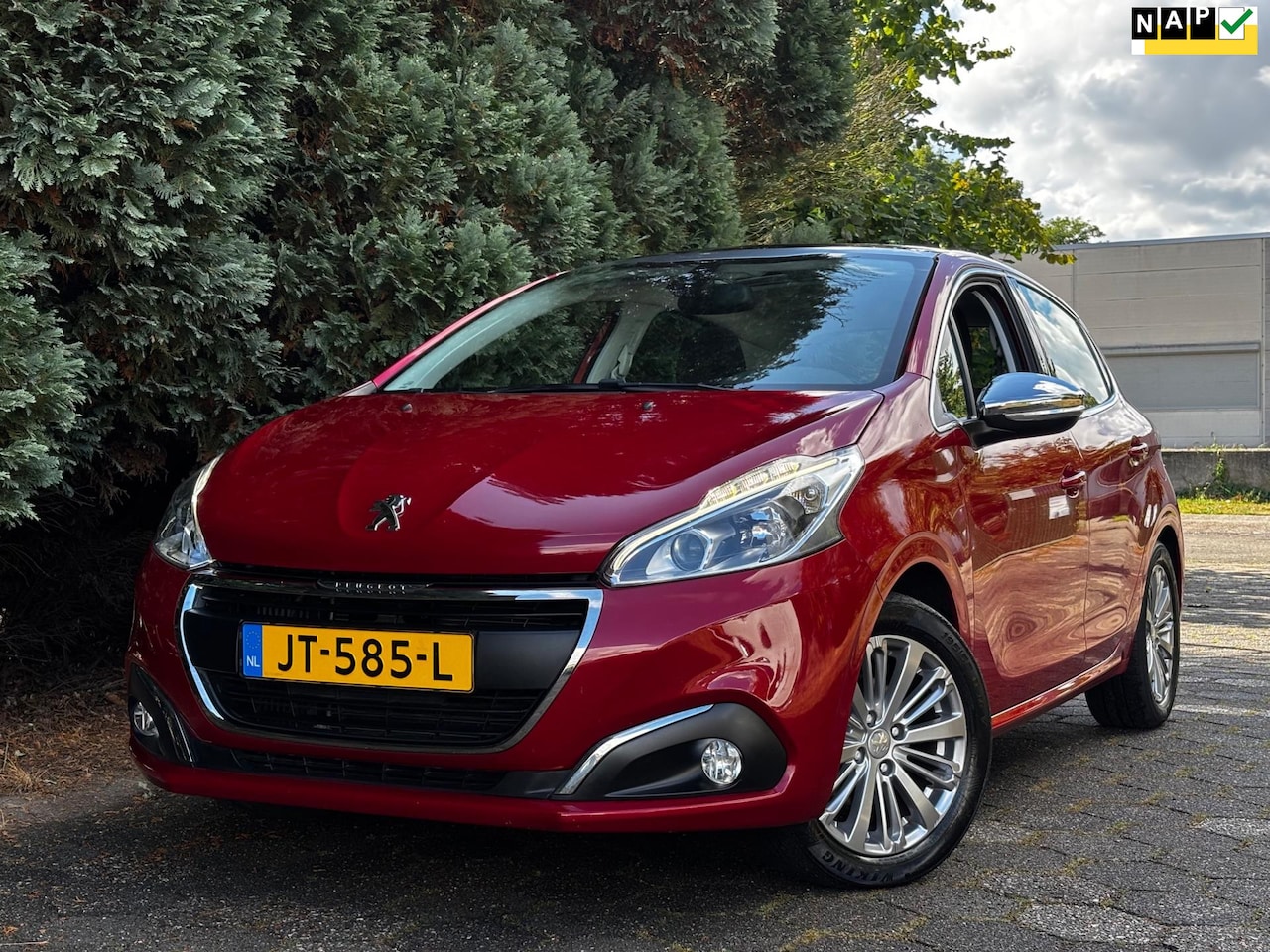 Peugeot 208 - 1.2 PureTech Allure | Automaat | Pano |Speciale Kleur - AutoWereld.nl