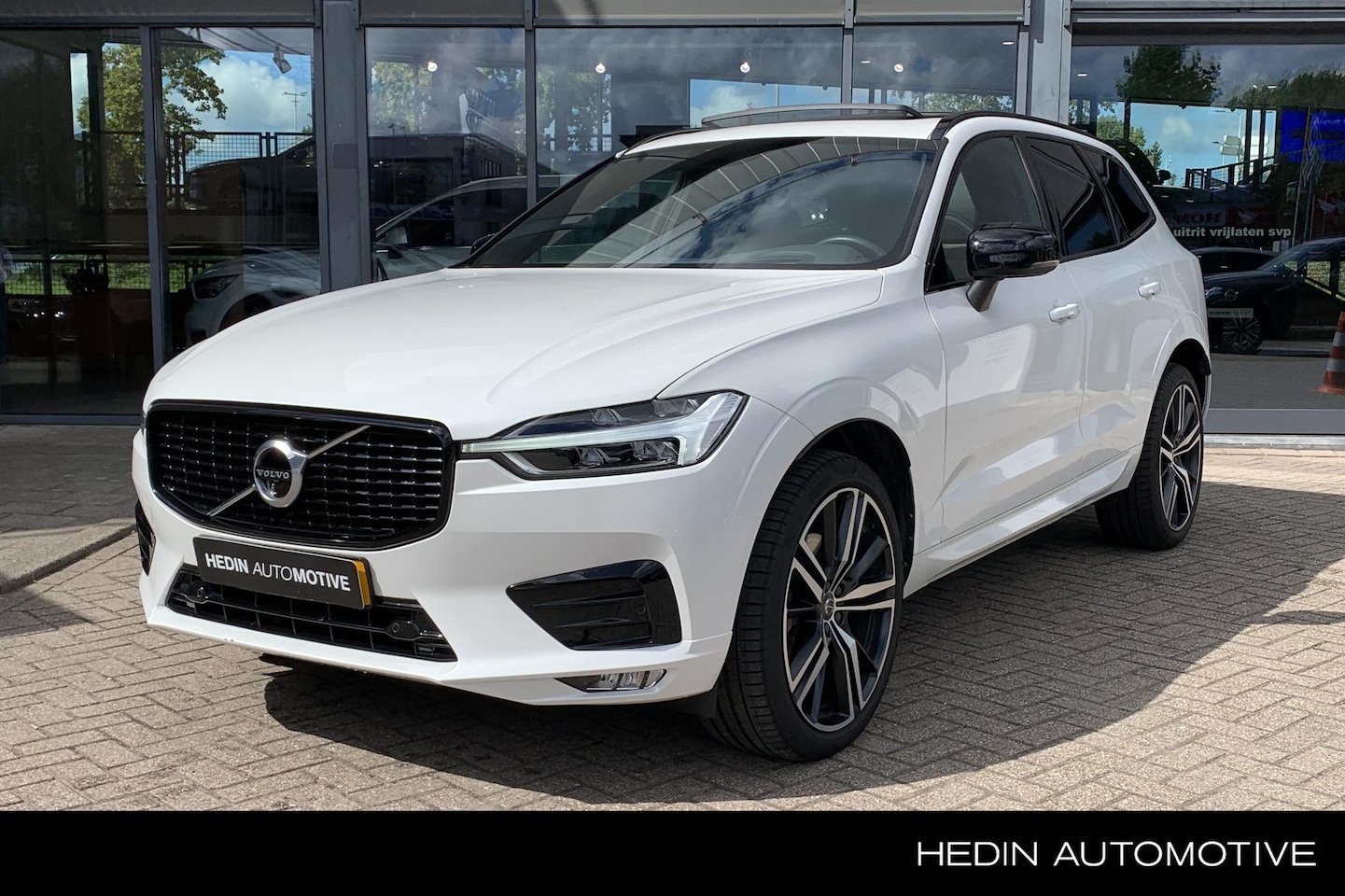 Volvo XC60 - 2.0 B5 R-Design 2.0 B5 R-Design - AutoWereld.nl