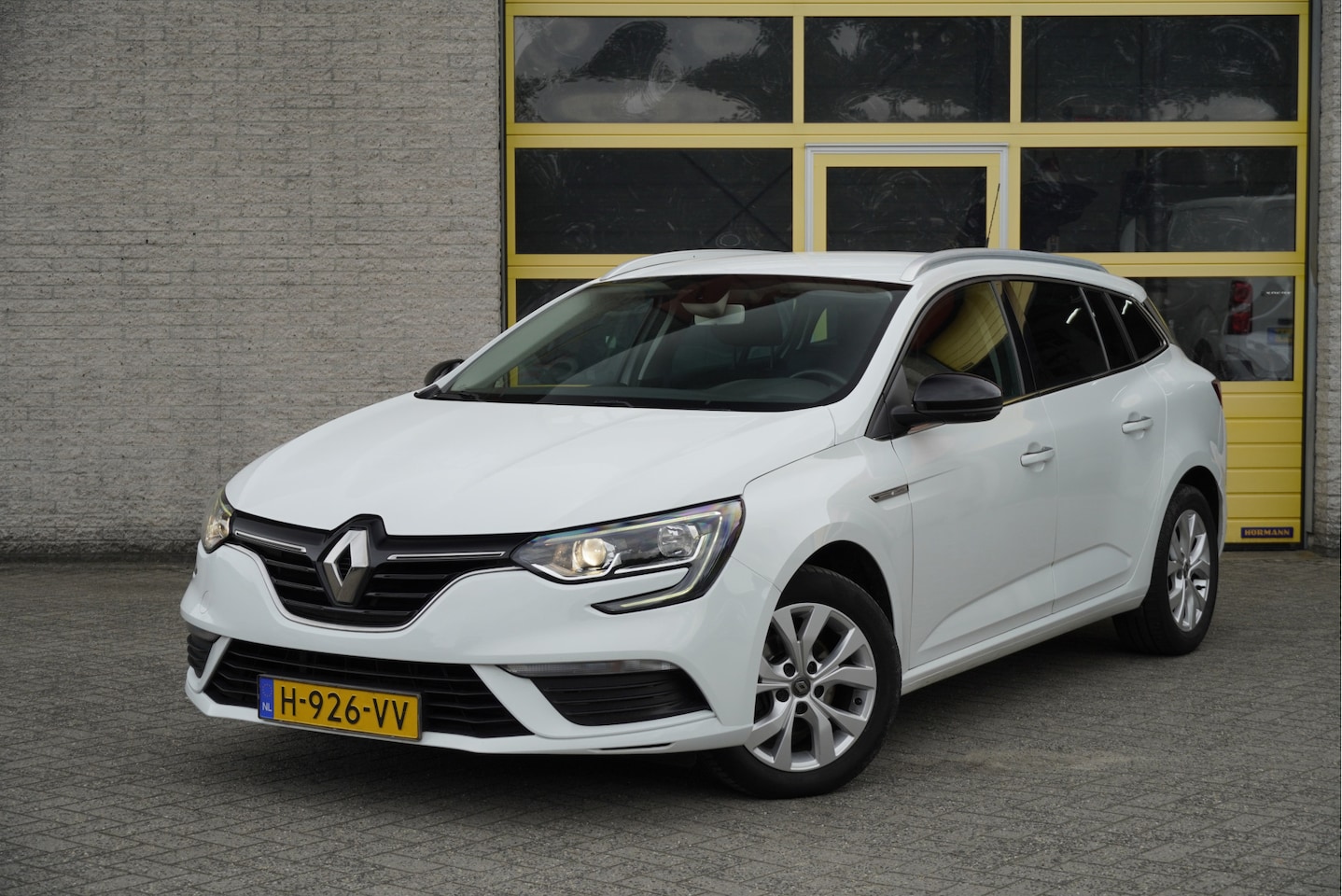 Renault Mégane Estate - 1.3 TCe Limited BJ2020 Lmv 16" | Led | Navi | Pdc | Keyless entry | Climate control | Crui - AutoWereld.nl