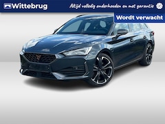 CUPRA Leon Sportstourer - 1.4 e-Hybrid 245PK VZ Performance / Zwenkbare Trekhaak / Achteruitrijcamera / Stuur + Stoe