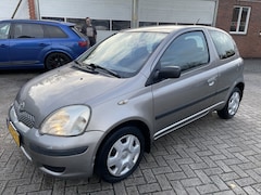 Toyota Yaris - 1.0 VVT-i Idols