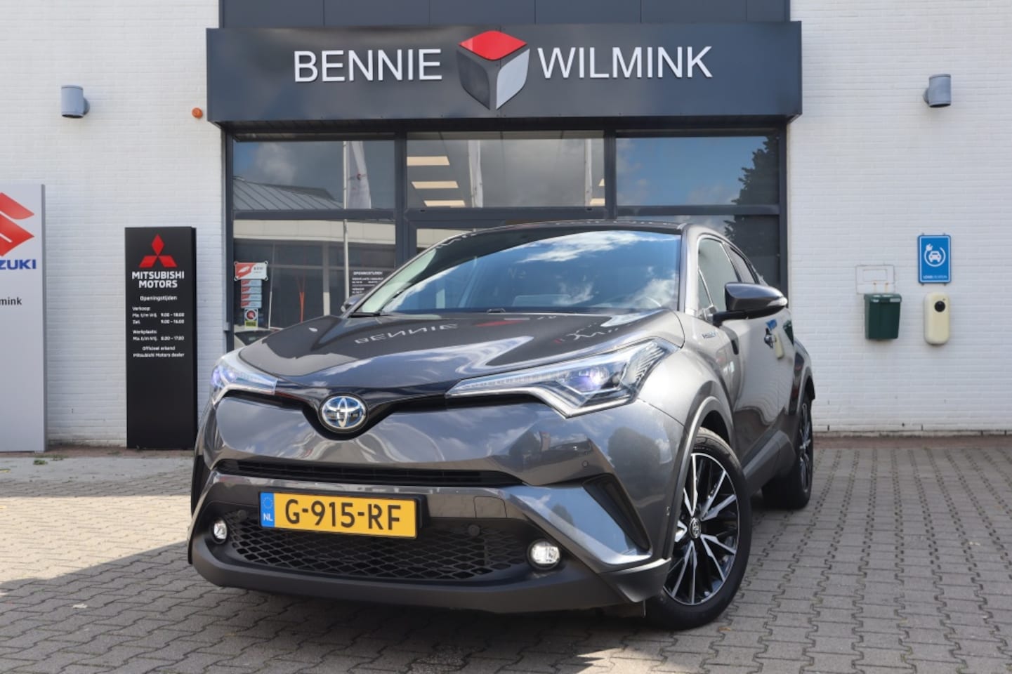 Toyota C-HR - 1.8 Hybrid Executive Ultimate Trekhaak/Blindspot/PDC - AutoWereld.nl