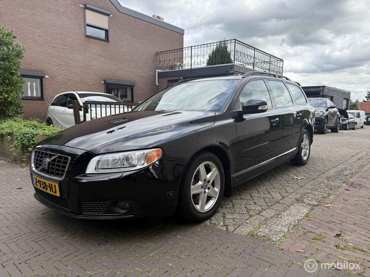 Volvo V70 - 2.5T Kinetic YOUNGTIMER AUTOMAAT met nieuwe APK - AutoWereld.nl
