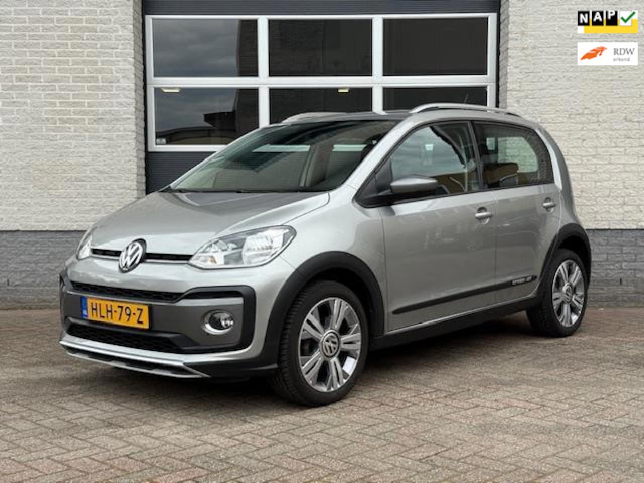 Volkswagen Up! - 1.0 TSI BMT cross up! 1.0 TSI BMT cross up! - AutoWereld.nl
