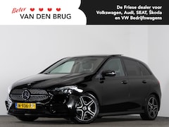 Mercedes-Benz B-klasse - 180 136 PK AMG Line AUTOMAAT | LED | Panoramadak | Trekhaak | Ambiance Verlichting | Wides
