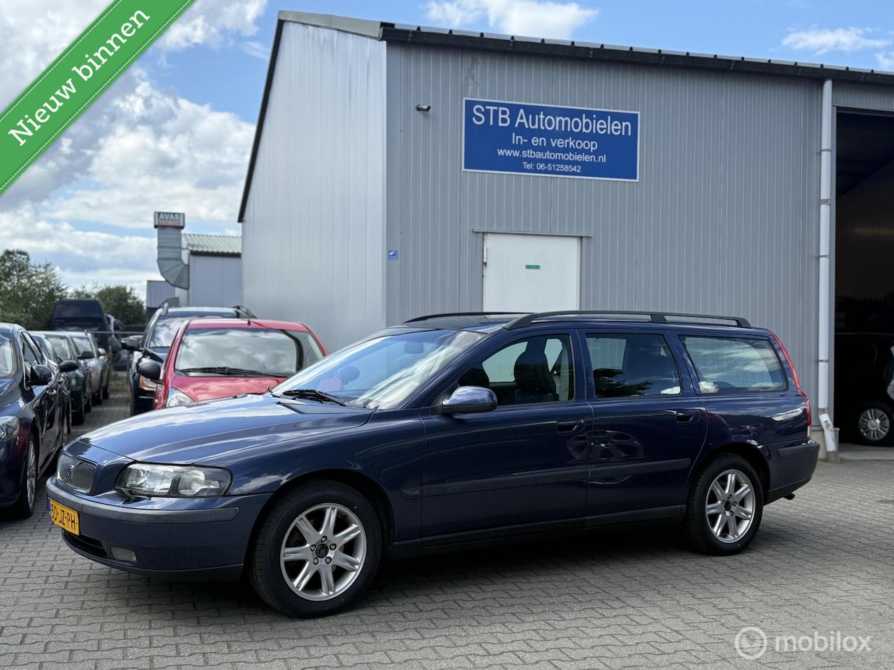 Volvo V70 - 2.4 Comfort Line 2.4 Comfort Line, Nieuwe apk, 7 zitplaatsen - AutoWereld.nl