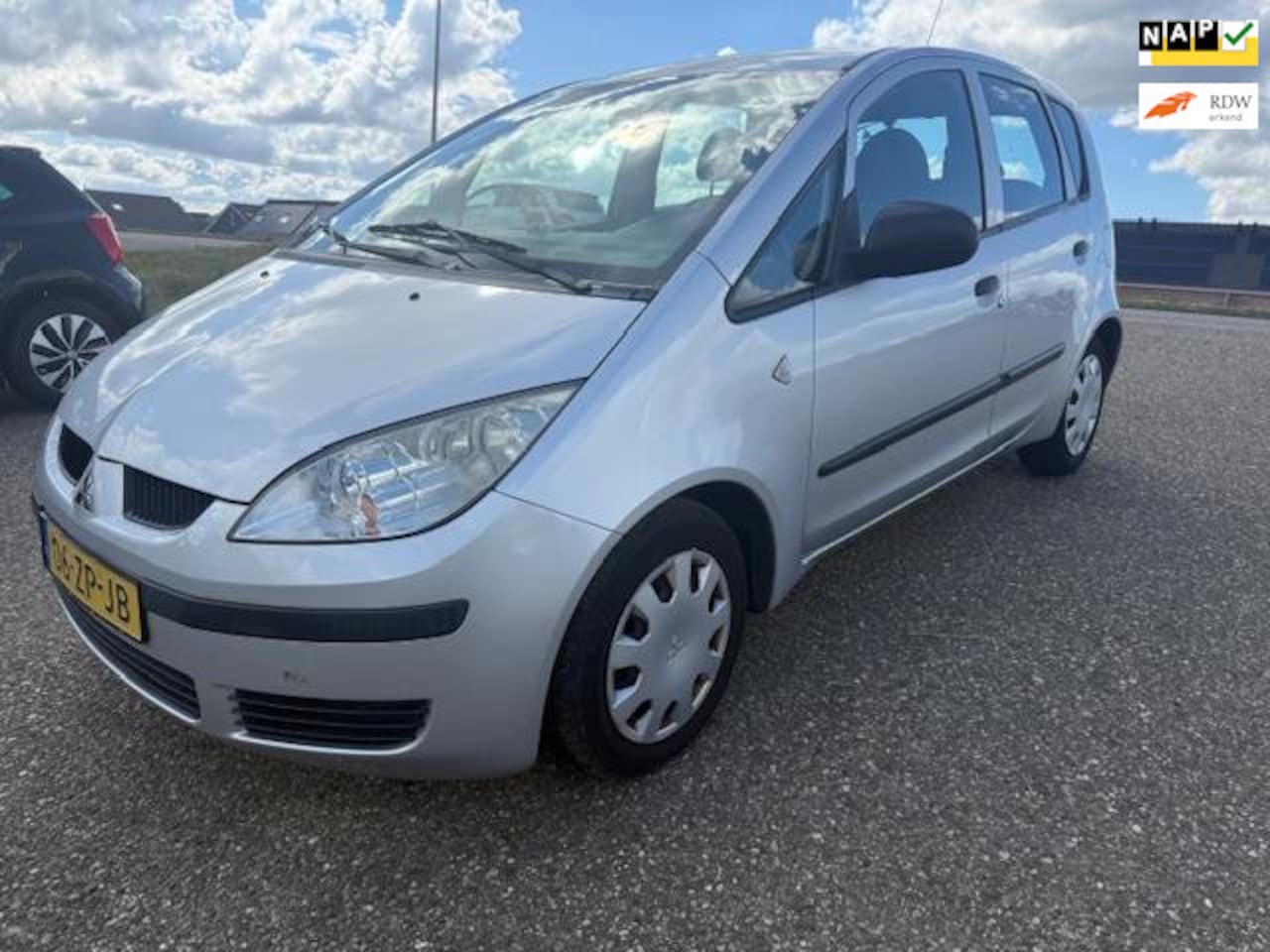 Mitsubishi Colt - 1.1 Incharge Airco Navigatie 2Eigen. Onderhouden - AutoWereld.nl