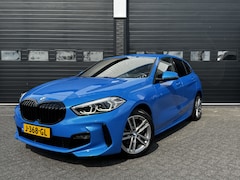 BMW 1-serie - 118i High Executive M-Sport Shadow Automaat | Navi | Cruise | Stoelverw. | PDC | €20.900,