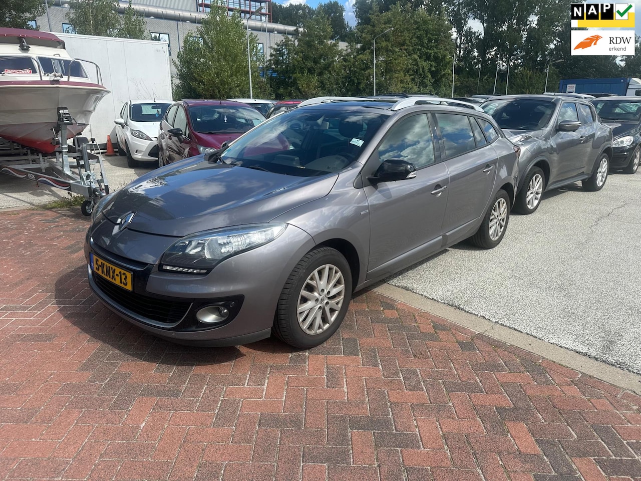 Renault Mégane Estate - 1.5 dCi Bose Airco! PANO! 2013! Facelift! EXPORTEXPORT - AutoWereld.nl