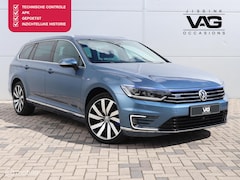 Volkswagen Passat Variant - 1.4 TSI GTE Highline Pano Trekhaak Virtual DynAudio