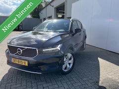 Volvo XC40 - 2.0 T4 Momentum|PAS V/A|Trekhaak|Camera|Stoelverw.|