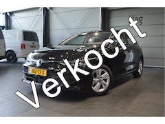 Volkswagen Golf - 1.5 TSI Life clima cruise app connect pdc led 16 inch