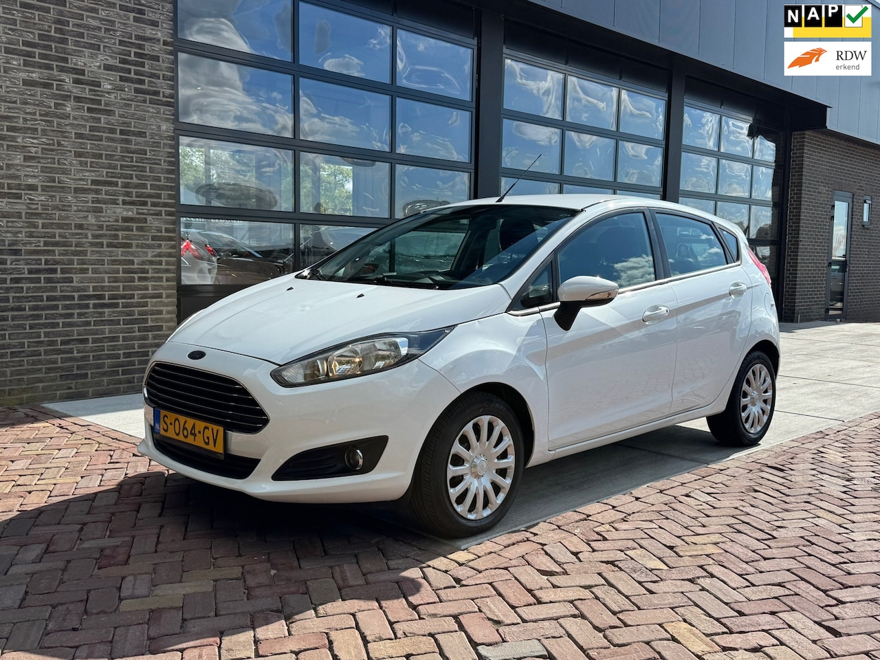 Ford Fiesta - 1.25 Limited | Stoelverwarming | Airco | Radio | - AutoWereld.nl