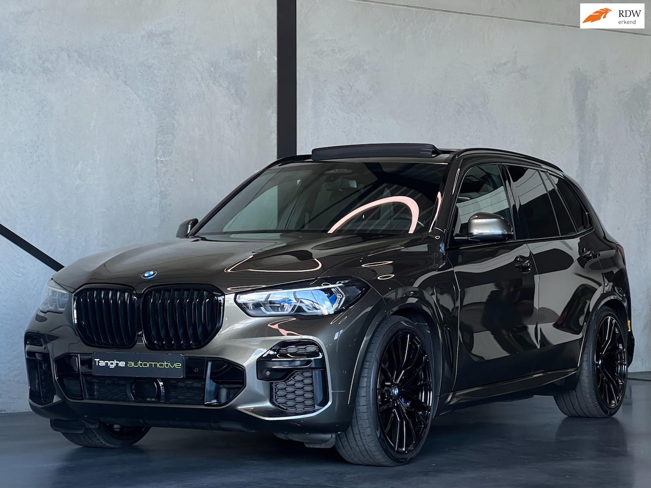 BMW X5 - BMW X5 45e M-Sport,Pano,Laser,Crafted Clarity,Trekhaak, ACC, Bekerhouders gekoeld/verwarmd - AutoWereld.nl