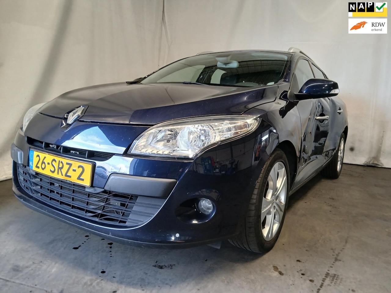 Renault Mégane Estate - 2.0 Privilége - Clima - Leder - Schade - Cruise - AutoWereld.nl