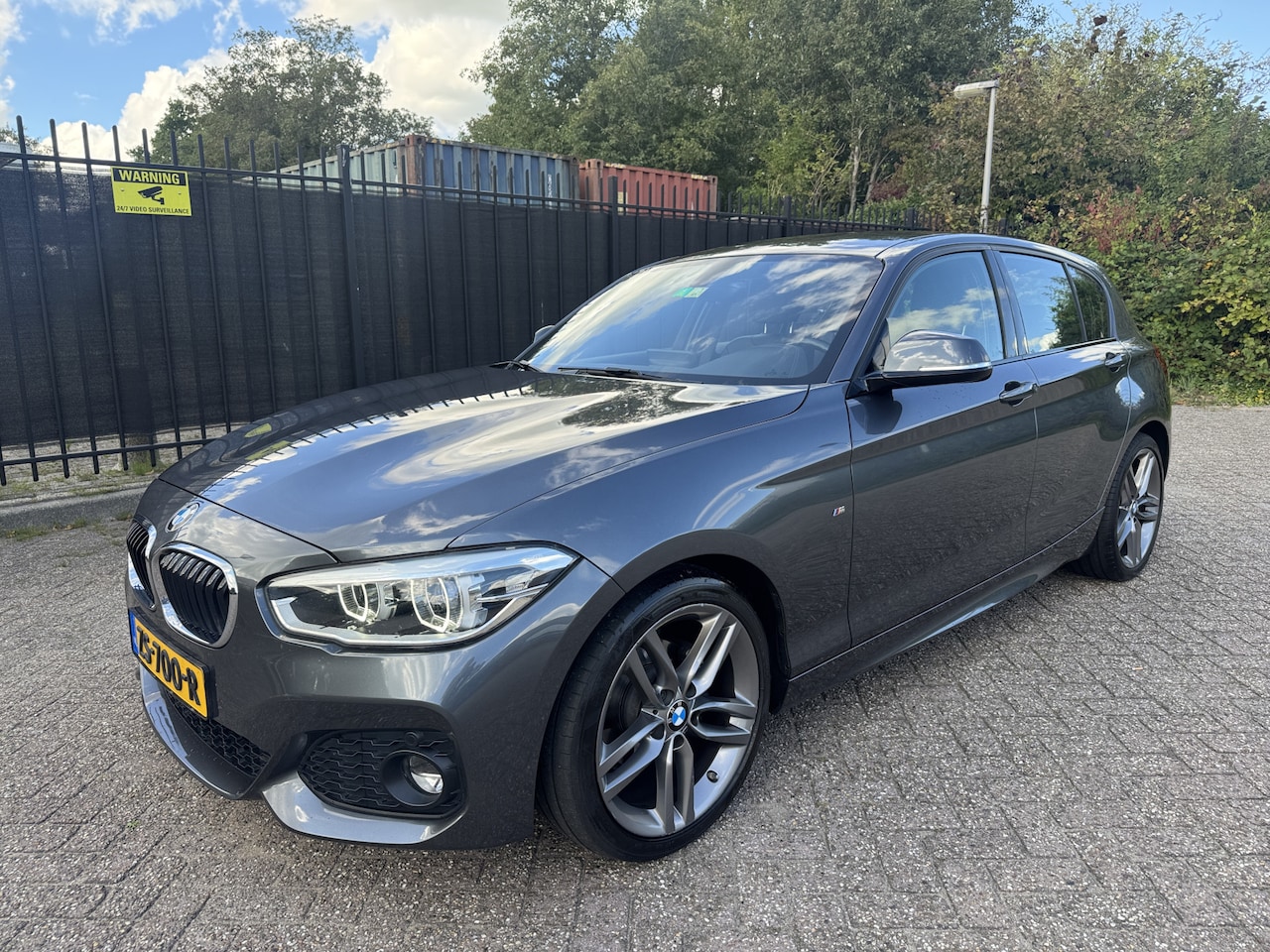 BMW 1-serie - 118i High Executive M Sport Stoelverw/Clima/LED/Navi - AutoWereld.nl