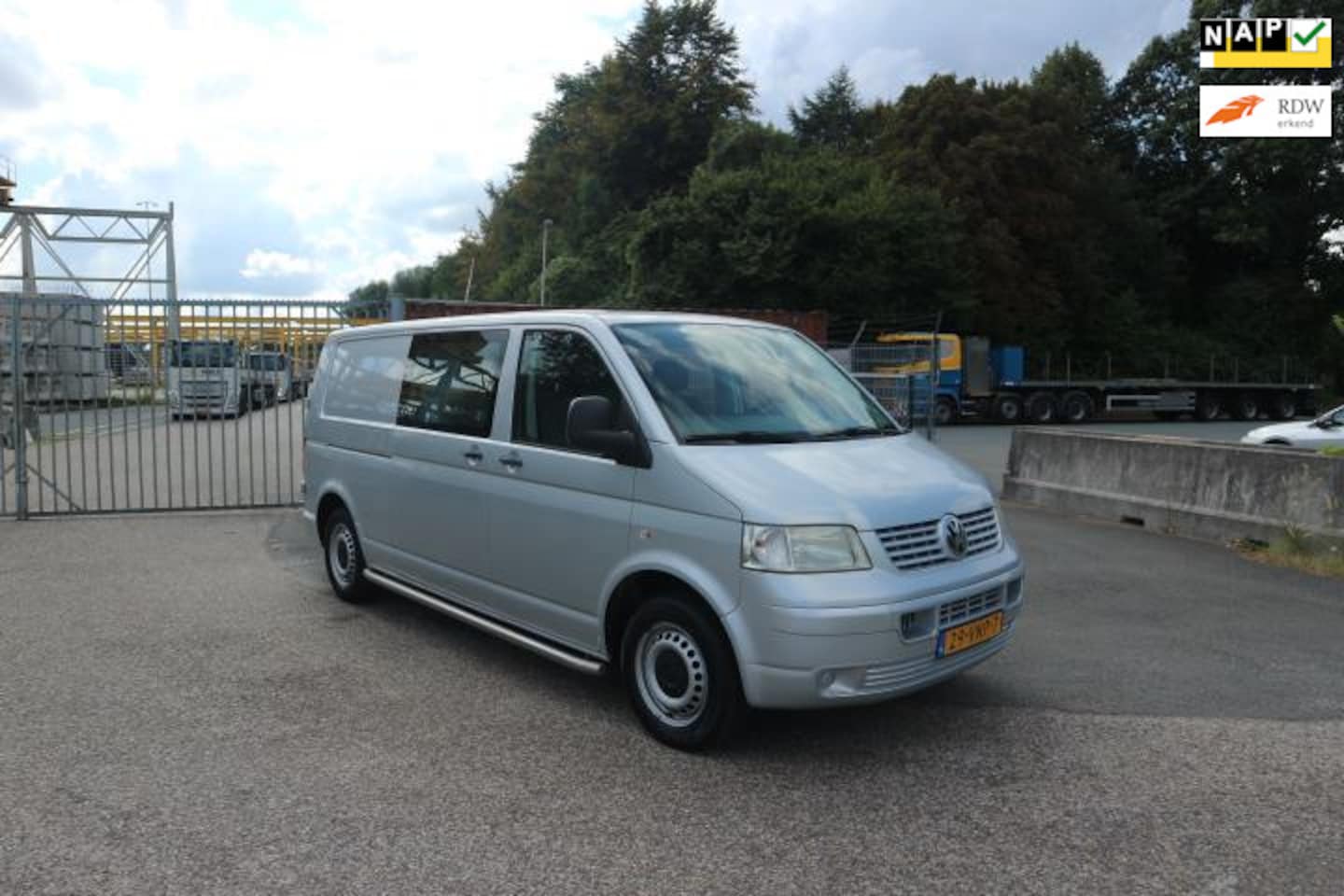Volkswagen Transporter - 2.5 TDI 340 Trendline DC STUURBEKRACHTIGING DEFECT - AutoWereld.nl