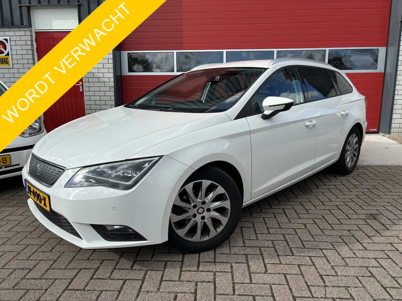 SEAT Leon ST - 1.0 EcoTSI Style Connect TREKHAAK / CAMERA / FULL LED / CARPLAY / DAB+ / PDC / CLIMA / NL- - AutoWereld.nl