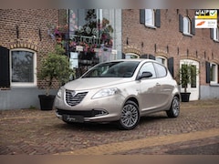 Lancia Y(psilon) - Ypsilon 0.9 TwinAir Gold (86pk) | Lage KM | 1 Eig | Orig NL |