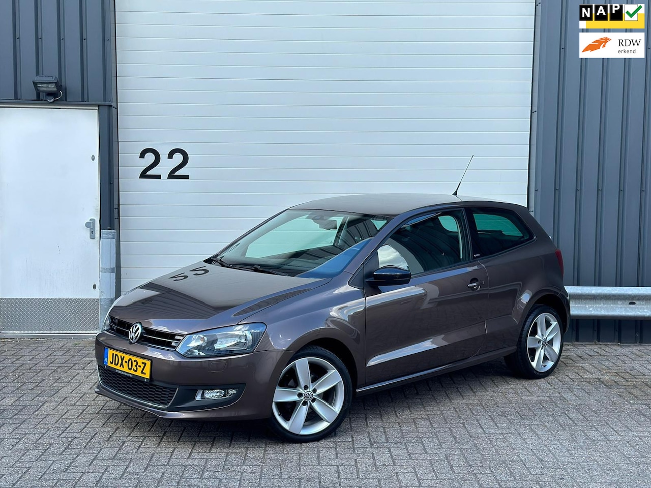 Volkswagen Polo - 1.2 TSI Hghlne FULOPTIE|CARPLAY|6VERSNELLING - AutoWereld.nl