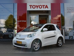 Toyota iQ - 1.0 VVT-i Aspiration 68pk | Climate Control | 15'' Lichtmetalen velgen | Licht- & Regensen