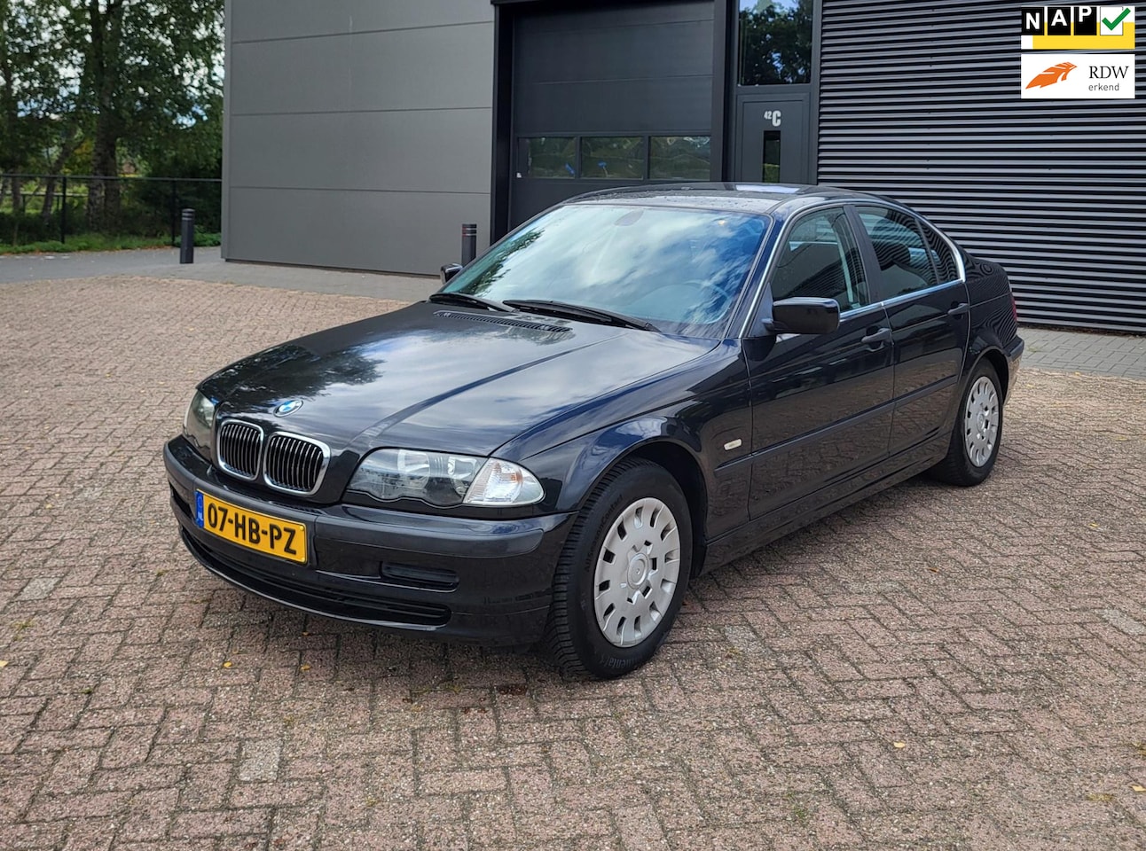 BMW 3-serie - 316i Executive 316i Executive,PDC,Trekhaak,186NAP,2eig! - AutoWereld.nl