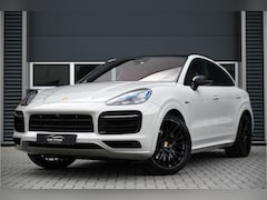 Porsche Cayenne Coupé - 3.0 E-Hybrid / SPORT DESIGN / PANO / SPORT CHRONO / PDLS / HUD / SOFTCLOSE / KRIJT GRIJS /