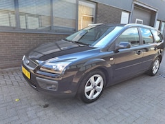 Ford Focus Wagon - 1.8-16V TITANIUM NIEUWSTAAT AIRCO NAVIGATIE NIEUWE APK 2E EIG