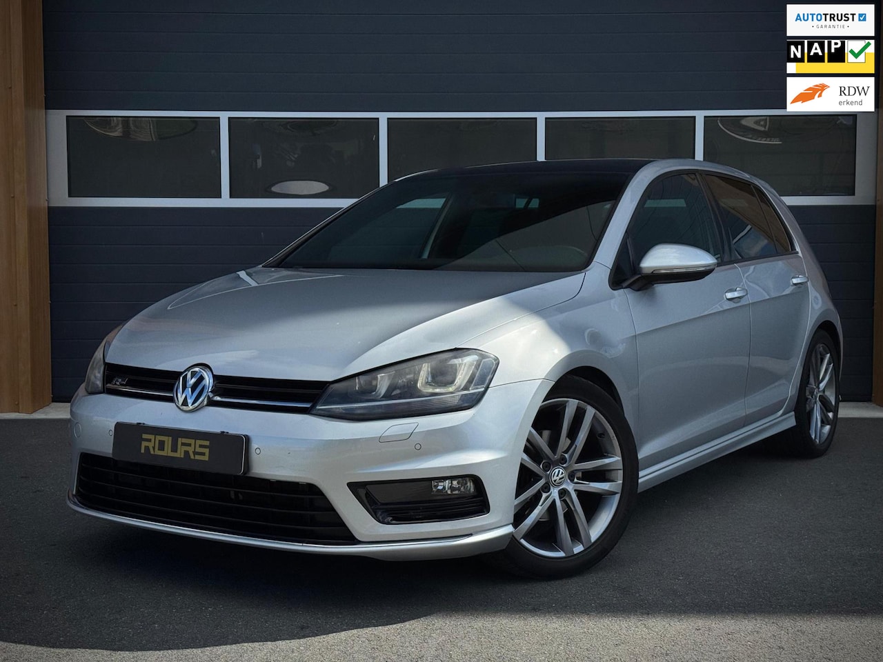 Volkswagen Golf - 1.4 TSI R-Line |PANO|DSG|KEYLESS|CRUISE|NAP - AutoWereld.nl